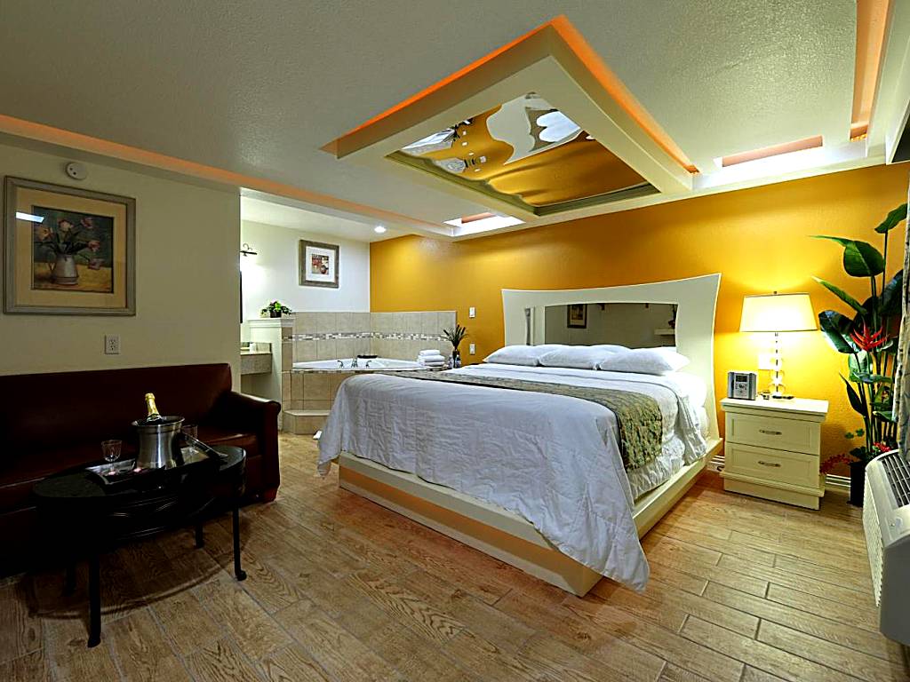 Romantic Inn & Suites: Honeymoon Suite