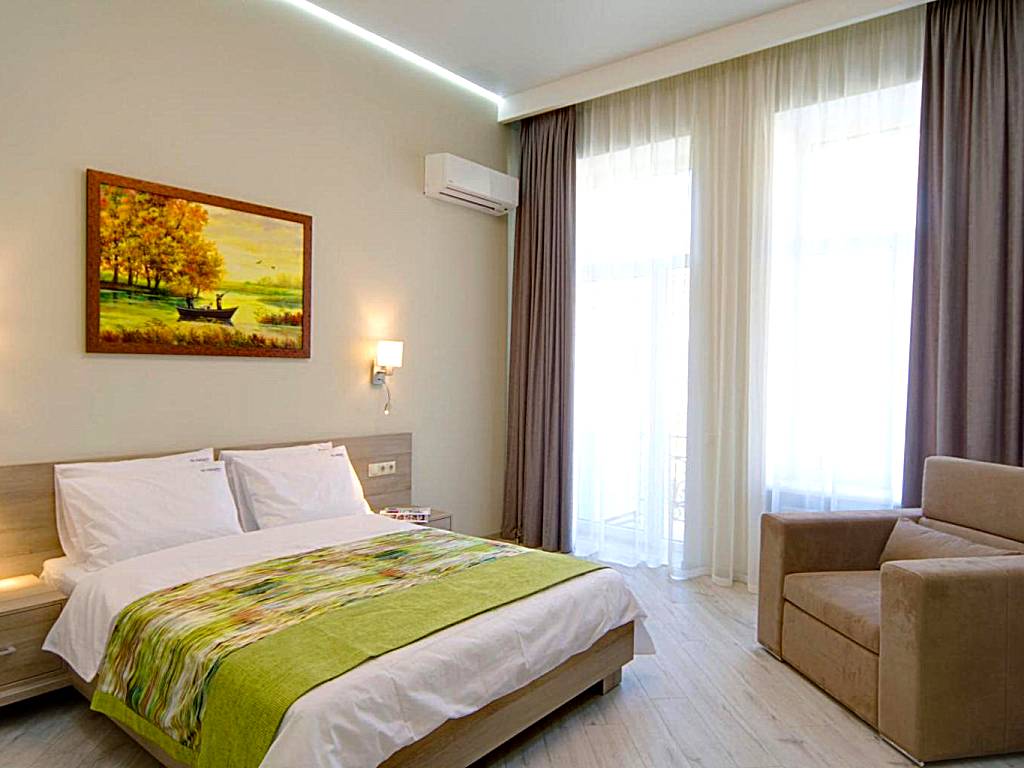 Summit Apart Hotel: Studio Apartment with Spa Bath