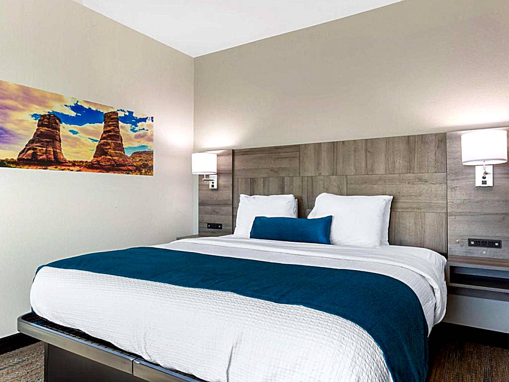 Best Western Plus Executive Residency Phoenix North Happy Valley: One-Bedrooms King Suite with Sofabed, Kitchenette & Spa Bath