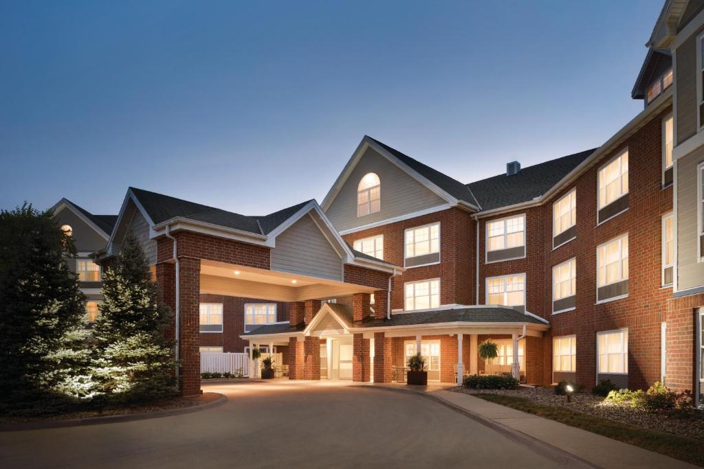 Country Inn & Suites by Radisson, Des Moines West, IA