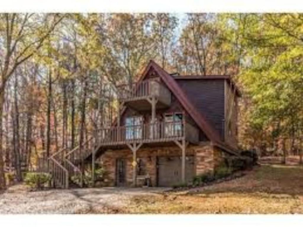 Farmhouse in a Peaceful Paradise with Huge Hot tub